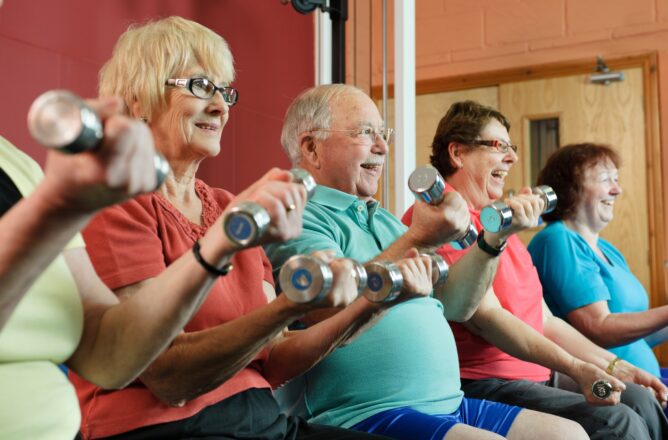 Equilibrio e prevenzione cadute: esercizi guidati per anziani e persone fragili