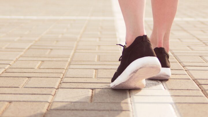 Camminare non basta sempre: quando serve forza, equilibrio e mobilità